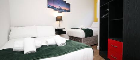 4 chambres, Wi-Fi gratuit, draps fournis