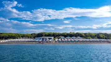 Privatstrand in der Nähe, kostenloser Shuttle zum Strand, Liegestühle
