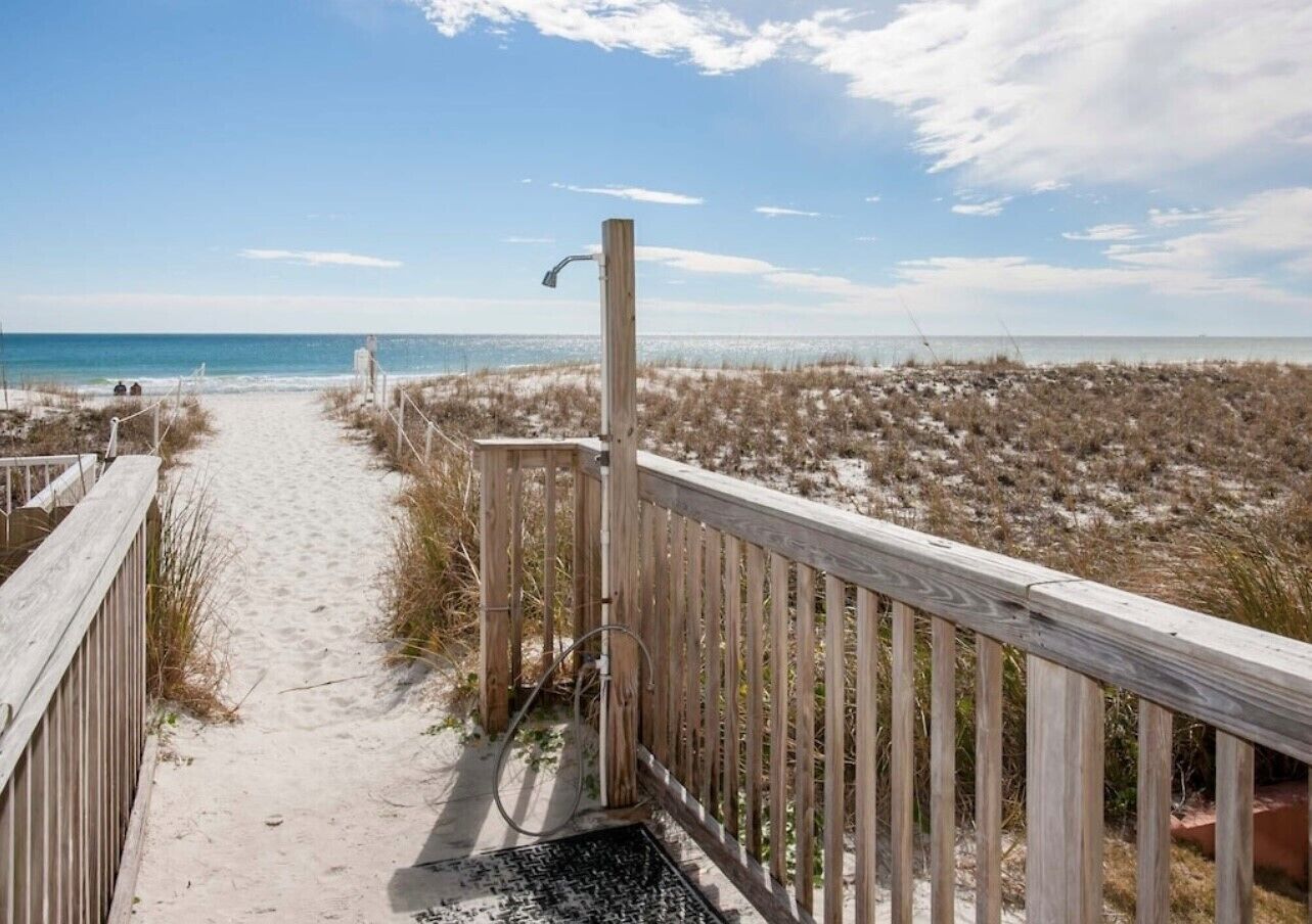 Ligstoelen aan het strand, strandlakens