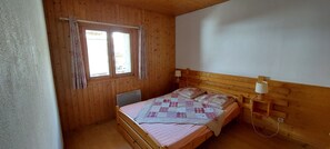 2 Schlafzimmer, Zimmersafe, Reisekinderbett