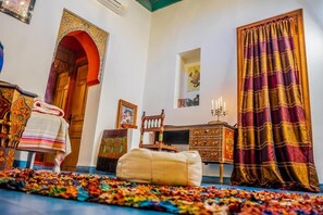 Suite júnior | Escriptori, wifi gratuïta i roba de llit