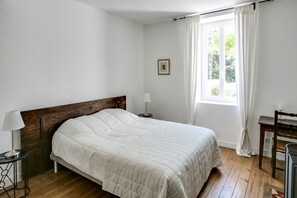 3 chambres, fer et planche à repasser, Wi-Fi gratuit, draps fournis