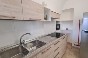 Fridge, oven, stovetop - Trulli in Puglia with Private Forest (Locorotondo BA)