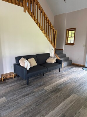 TV, caminetto, tavolo da calcetto