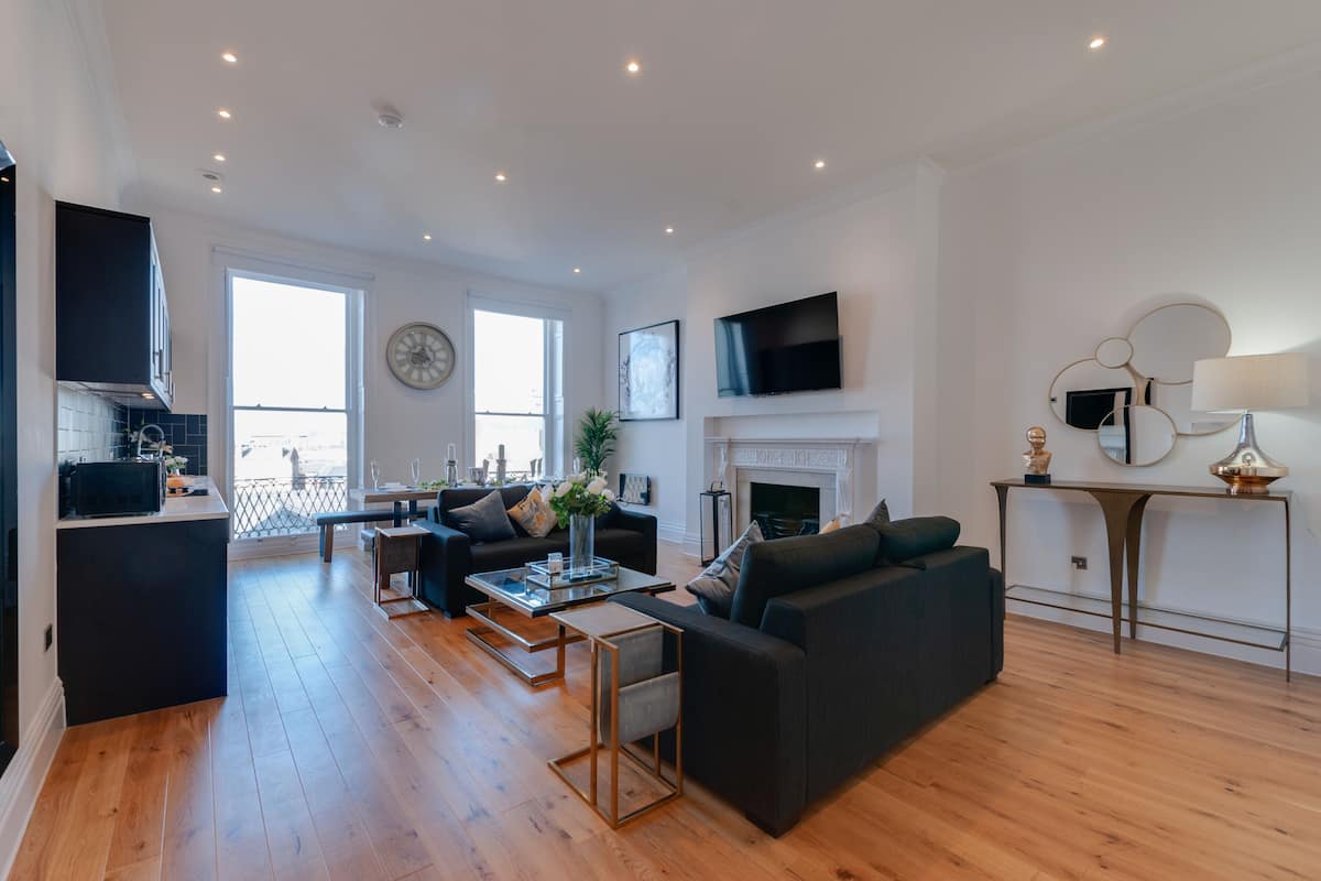 Executive appartement | Woonruimte | Een flatscreentelevisie