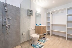 Hårføner og håndklær