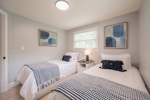 2 chambres, fer et planche à repasser, Wi-Fi gratuit, draps fournis