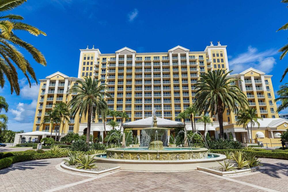 Lovely Deluxe Unit Placed @ Ritz Carlton-Biscayne