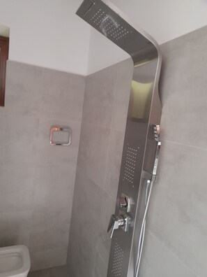 Family Double Room | Bathroom | Slippers