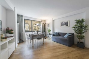 Basic Apartment, 1 Double Bed with Sofa bed | Living area | TV - Vasari Suite Florence (Florence)