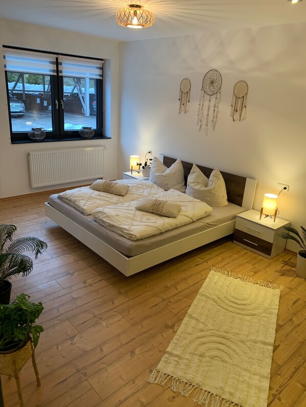 2 bedrooms, free WiFi, bed sheets, wheelchair access