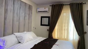 Rom – executive | Skrivebord, skrivebord for bærbar PC, wi-fi (inkludert) og sengetøy