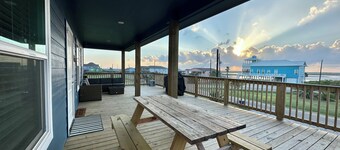 Beach House/Private Pool/2-Min to Beach