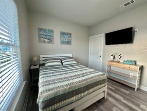 4 bedrooms, desk, iron/ironing board, travel cot