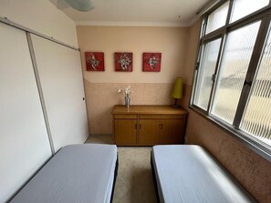 2 Schlafzimmer, Reisekinderbett, WLAN, Bettwäsche