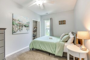 5 Schlafzimmer, Schreibtisch, Bügeleisen/Bügelbrett, Internetzugang