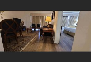 1 bedroom, WiFi, bed sheets - 604 Luxury Suite with Universal Orlando Attraction Views (Orlando)