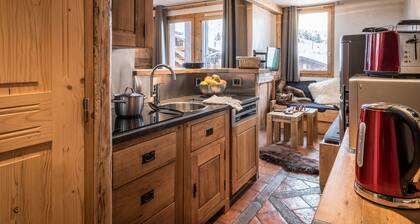 Upmarket south-facing apartment directly on the slopes