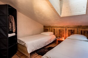 3 bedrooms, travel cot, free WiFi, wheelchair access