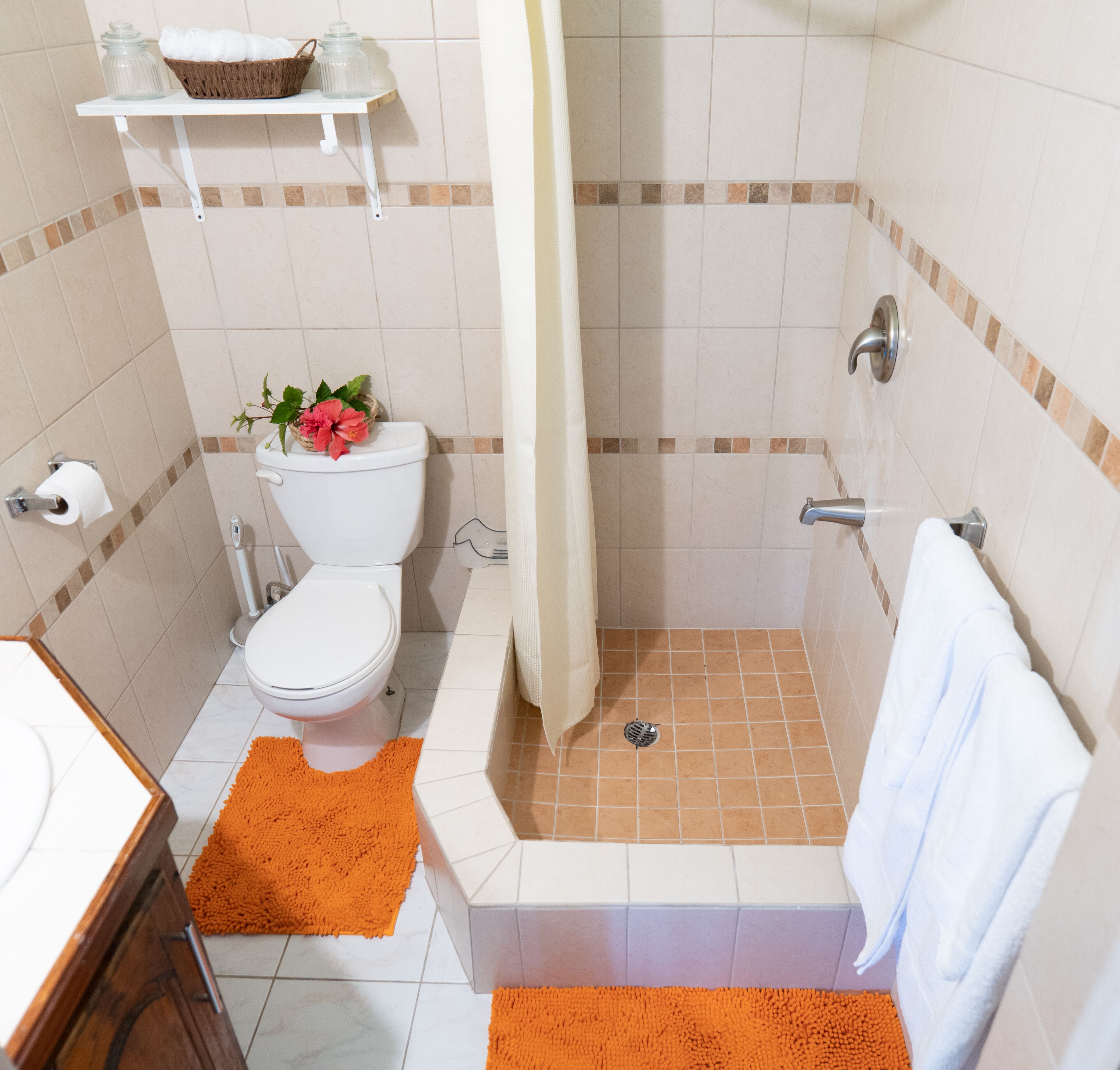 Comfort Apartment, Ocean View | Bathroom | Shower, hair dryer, slippers, towels