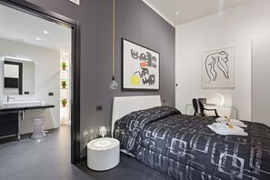 2 bedrooms, desk, iron/ironing board, travel crib - Minimal flat - Prati, Rome (Roma)