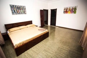 5 bedrooms, iron/ironing board, free WiFi, bed sheets - Fully Loaded 5-Bed Home (Accra)