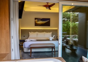 3 bedrooms, desk, WiFi, bed sheets