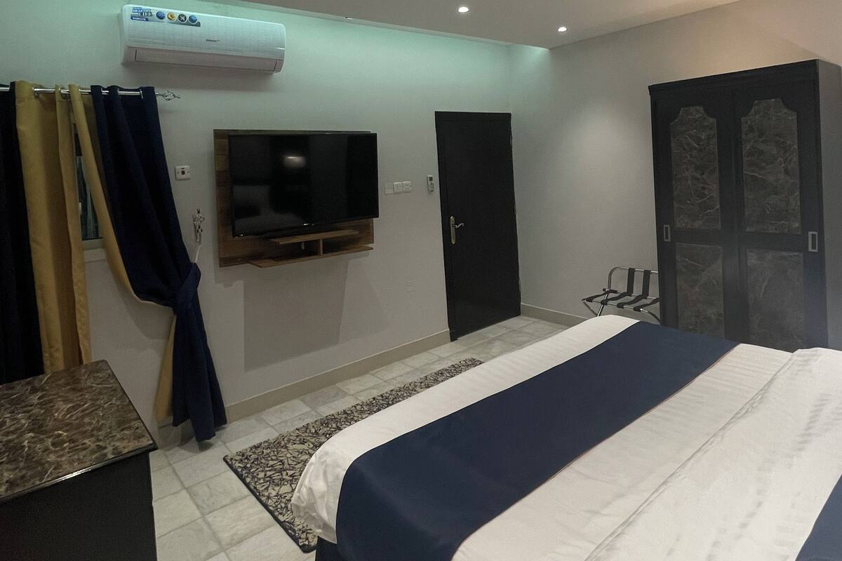 Egyptian cotton sheets, premium bedding, memory foam beds, in-room safe