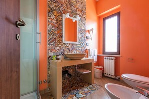 Hair dryer, towels
