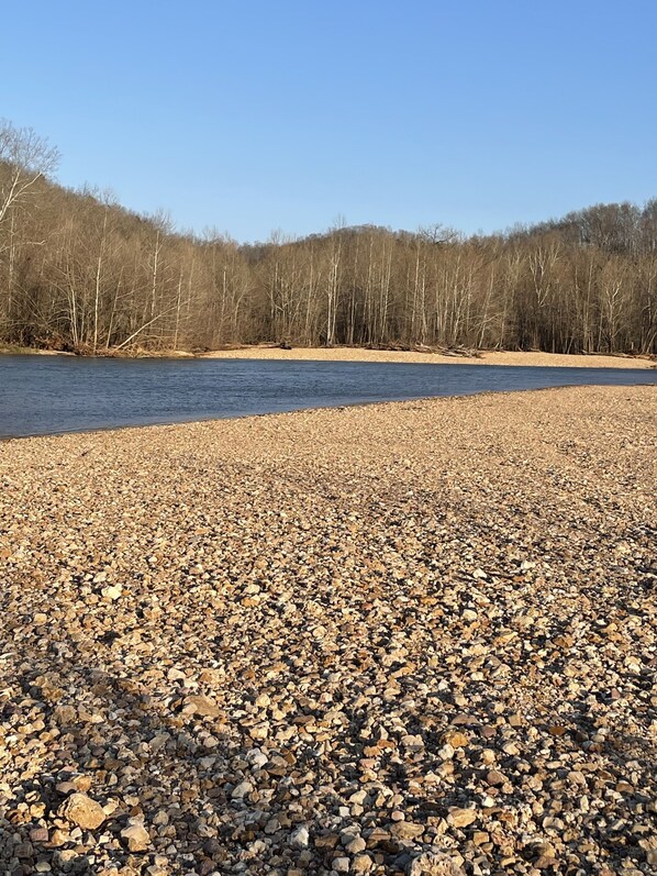 Beach - Black River Retreat 5 Minutes from Jeff’s Canoe Rental /K Bridge (Redford)