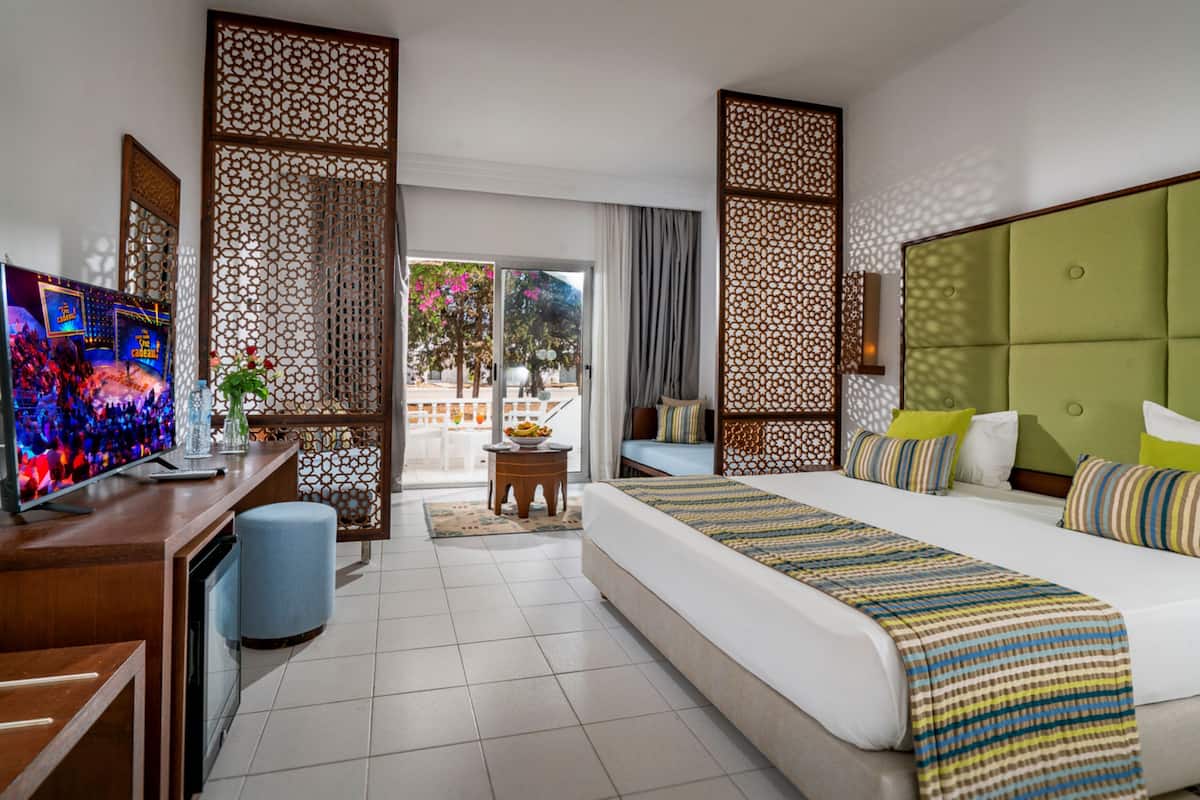Select Comfort beds, bed sheets