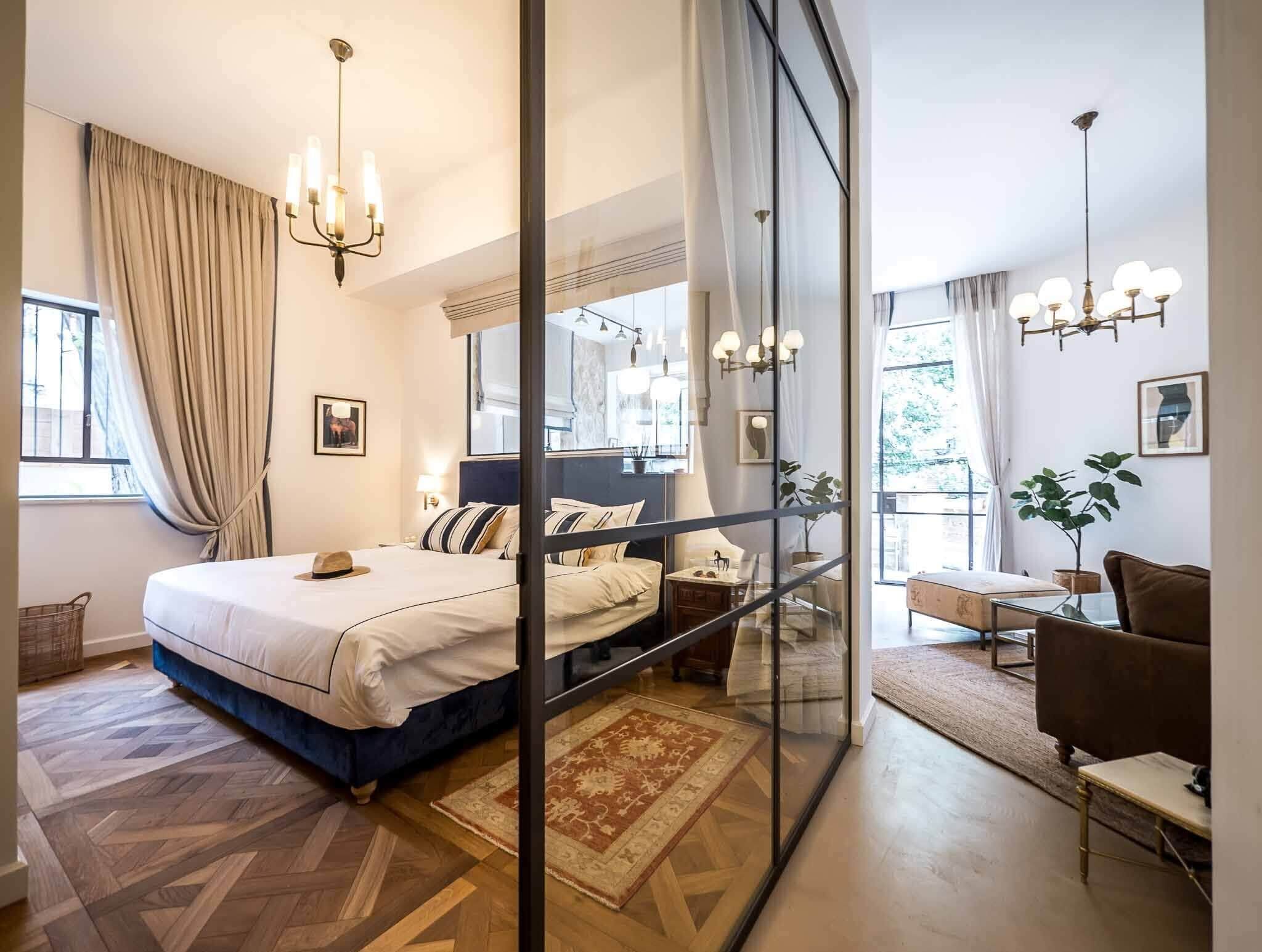 2 chambres, fer et planche à repasser, Wi-Fi, draps fournis