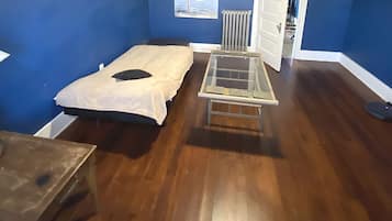 2 habitaciones, escritorio, tabla de planchar con plancha y wifi gratis