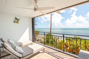 Property grounds - ~AZUR PALM~ Oceanfront elegance with pools, peace, and a designer interior! (Key West)