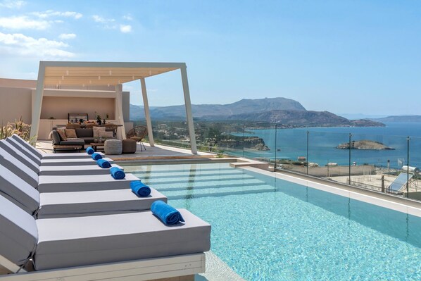 Lämmitetty uima-allas