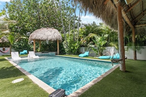 Piscine extérieure, piscine chauffée