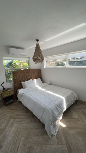 4 bedrooms, desk, free WiFi, bed sheets