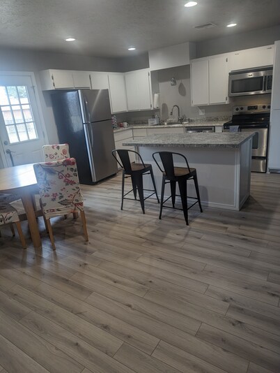 Buffalo House close to Ft Sill & Wildlife refuge