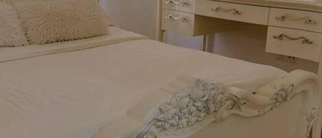 2 間睡房、遮光窗簾/窗簾、床單