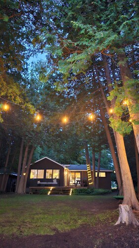 Private Waterfront Cottage with Stunning Sunsets