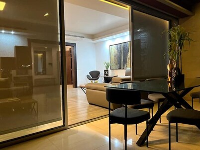 Modern Prestigious 24-hour Electricity 5 min from the Beach!