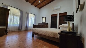 4 bedrooms, in-room safe, travel cot, free WiFi