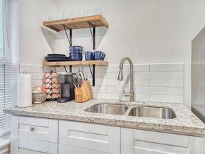 Interior - Cozy 1 Bed | UH | MED | Museum | NRG | Night Life (Houston)