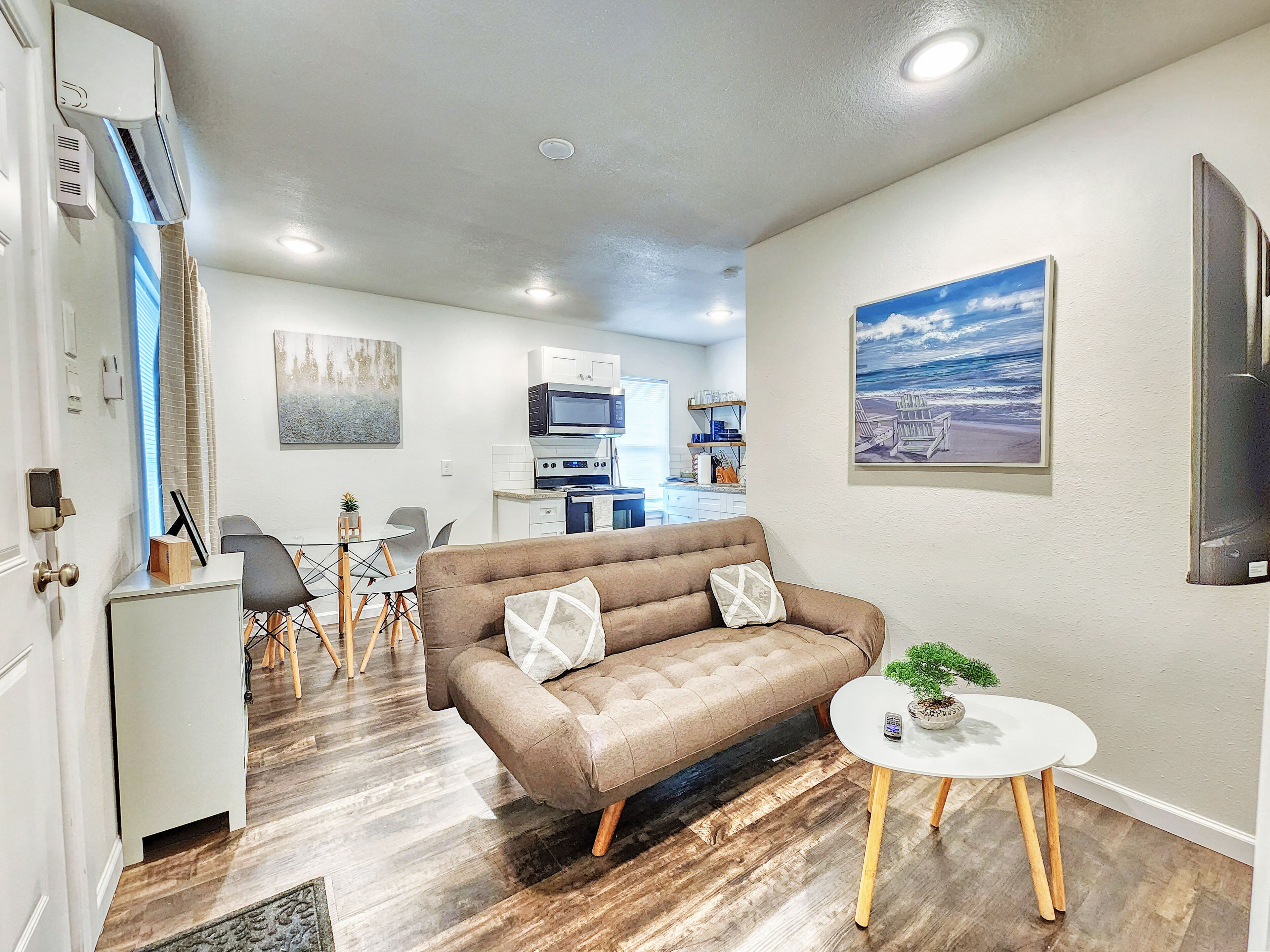 Cozy 1 Bed | UH | MED | Museum | NRG | Night Life