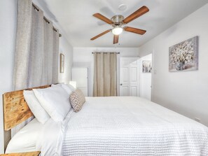 1 bedroom, in-room safe, desk, iron/ironing board