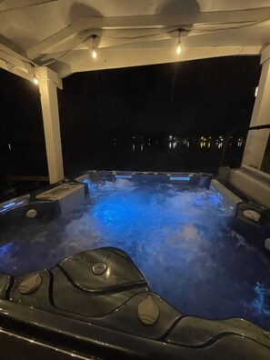 Baignoire à remous extérieure