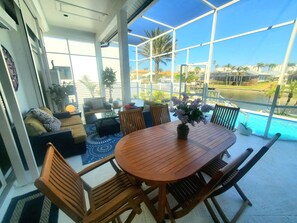 Outdoor dining - Waterfront Home with Swimming Pool - Walk to the Beach! (Naples)