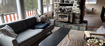 Rustic chalet - directly on the lake with sandy beach