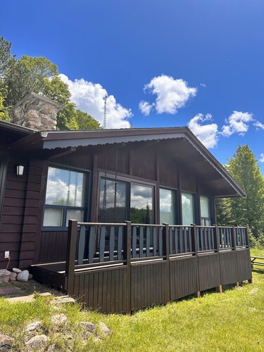 Rustic chalet - directly on the lake with sandy beach