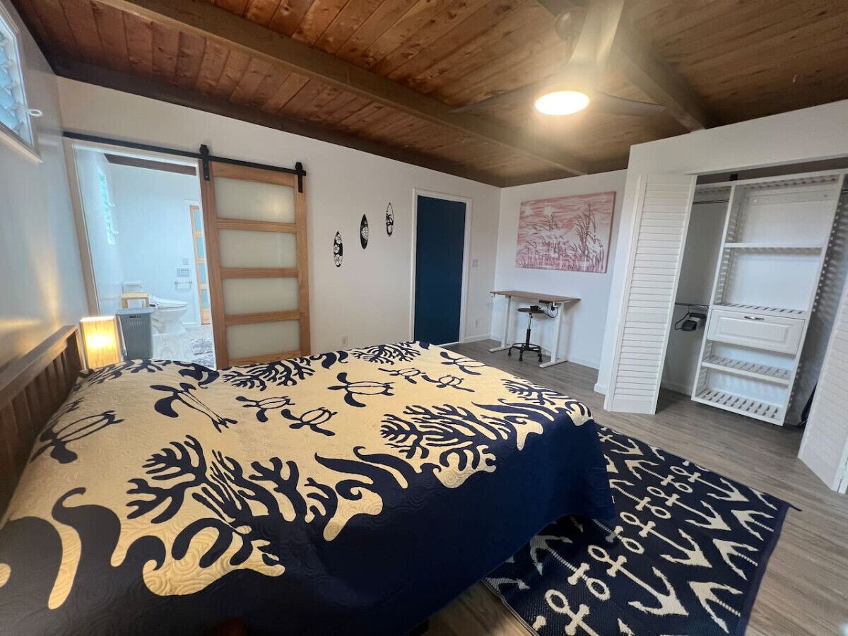 1 bedroom, desk, iron/ironing board, travel cot